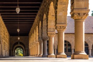 Piliers au sein de l'université de Stanford 
